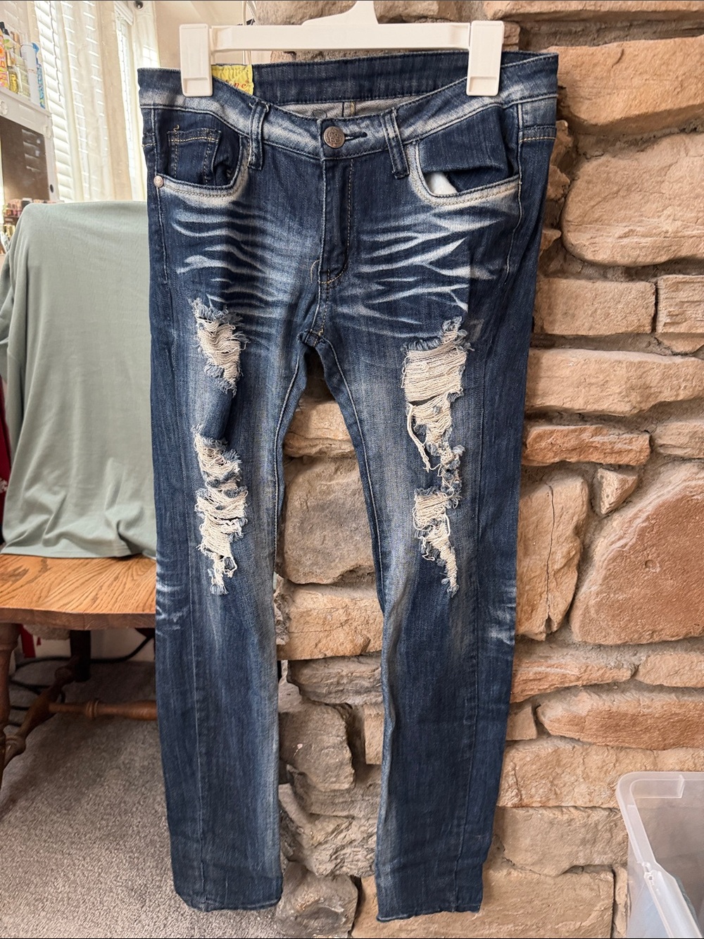 Machine Women's Skinny Jeans in Dark Blue Distressed size 11